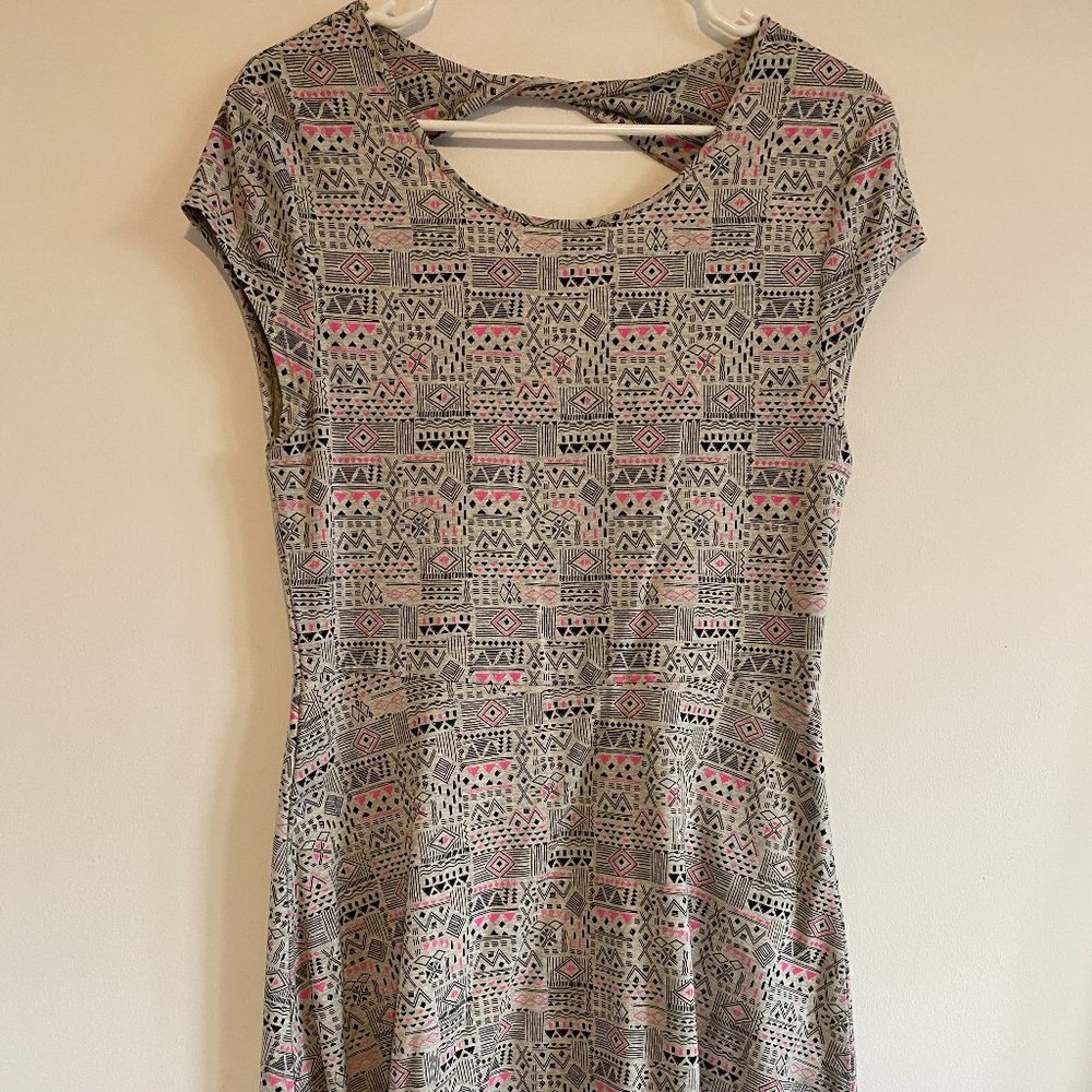 BONGO Open Back Knee length Dress Large Size